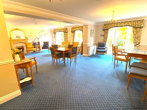 RESIDENTS COMMUNAL LOUNGE- click for photo gallery